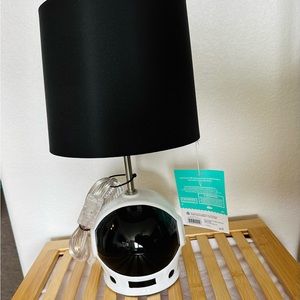 Pillowfort astronaut lamp